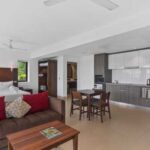Deluxe Ocean View Penthouse Suite (2 Level Apartment)