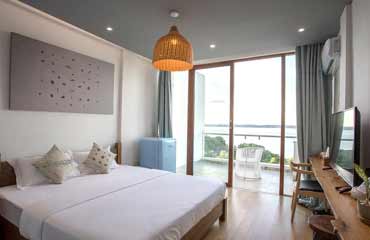 Standard Sea View Twin Bed Room 1