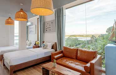 Standard Sea View Queen Bed Room