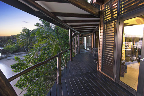 Oceanfront Villa – Blue Lagoon Villa One 4