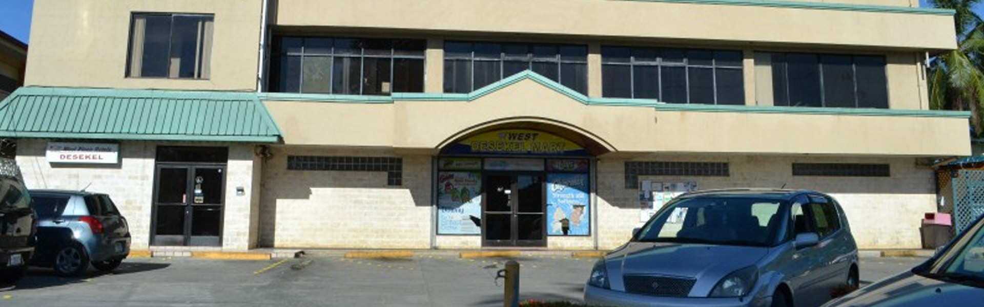 West Plaza Hotel Desekel