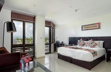 One Bedroom Beachfront Suite 1