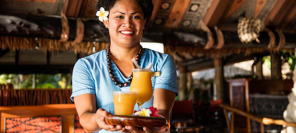 Drinks at bar Castaway Fiji