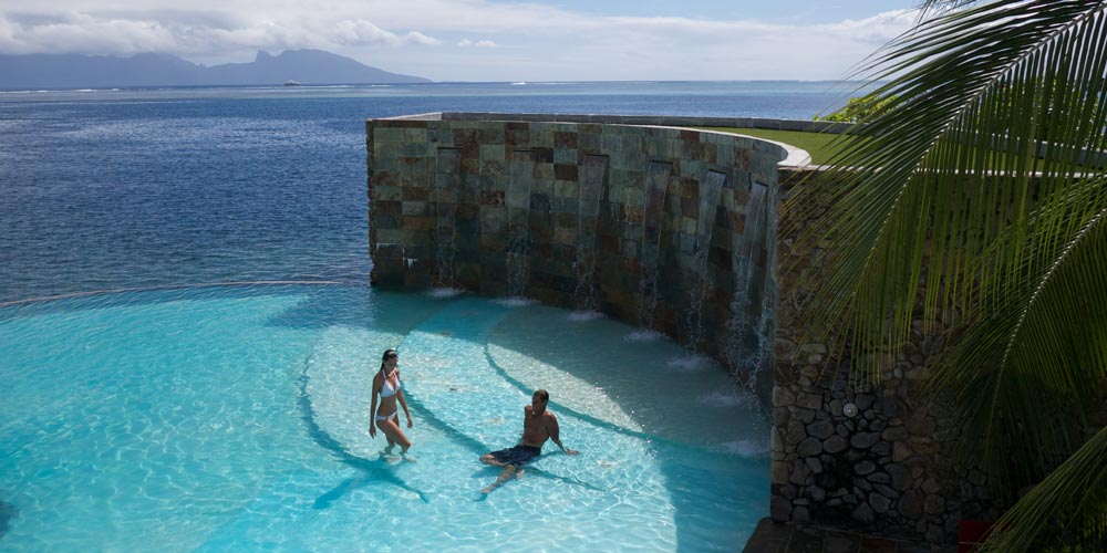 Infinity pool, Manava Suite Resort Tahiti.