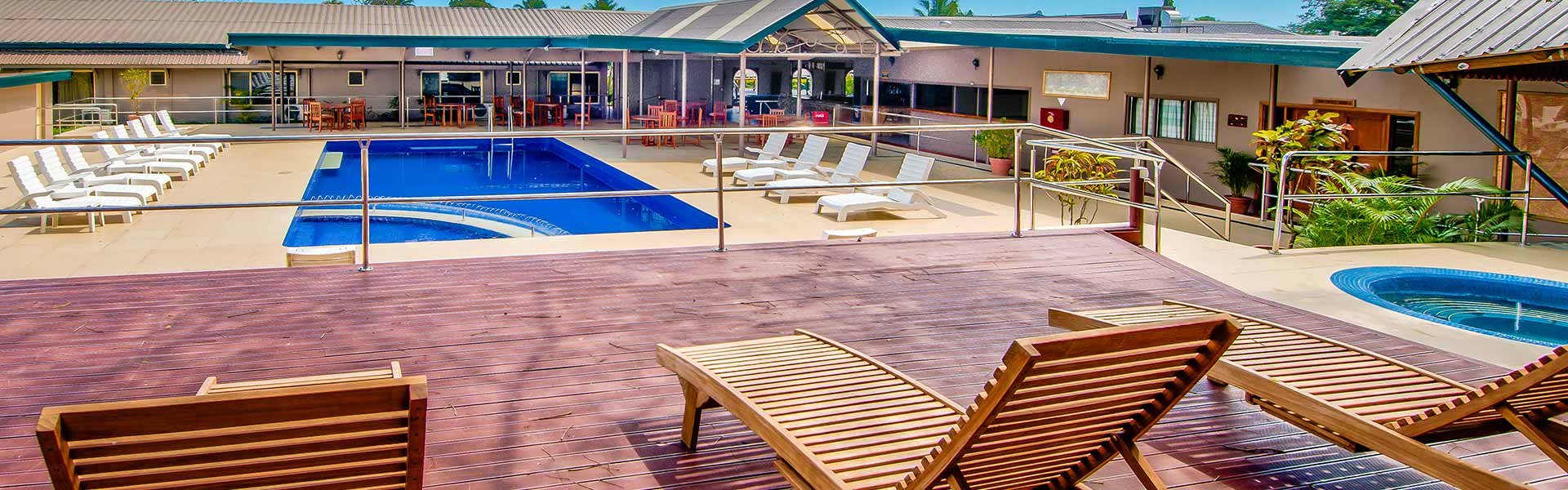 Tanoa Skylodge Hotel