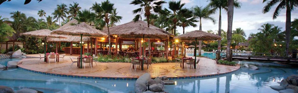 Bar and pool Outrigger Fiji Beach Resort