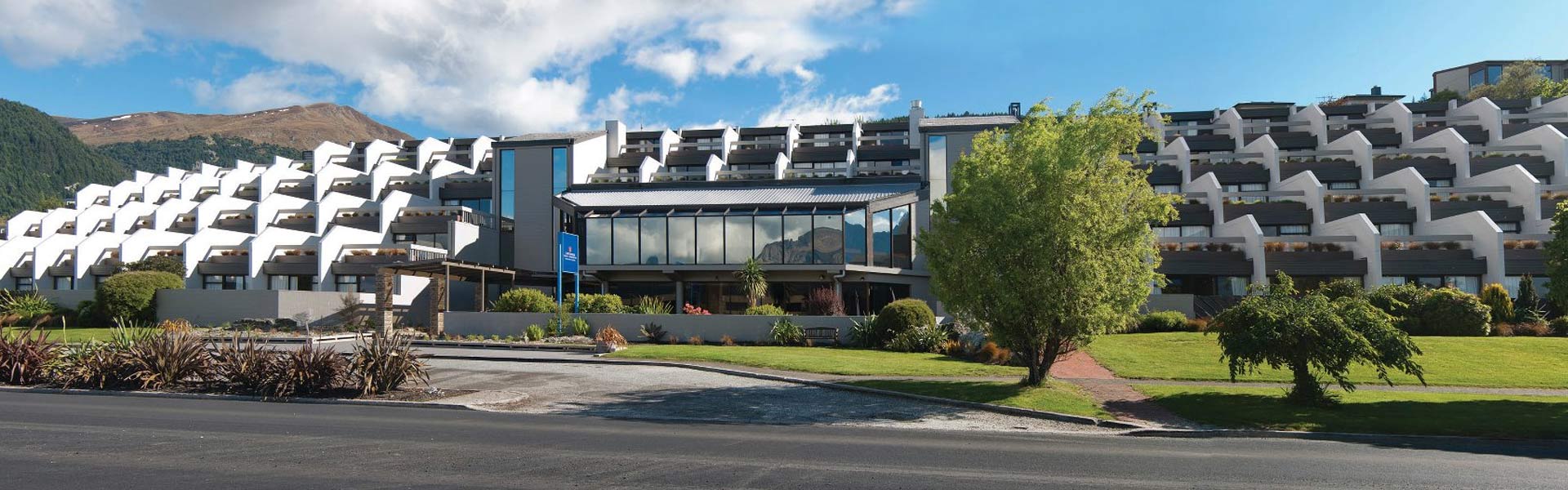 Copthorne Hotel & Apartments Queenstown Lakeview
