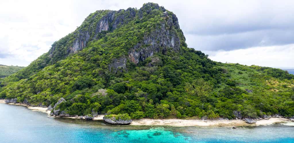 Sawa i Lau caves Fiji