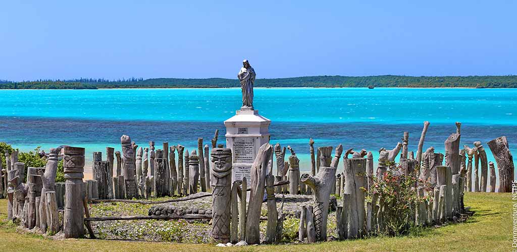 New Caledonia - history, beaches and sea