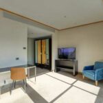 Deluxe King Room 1