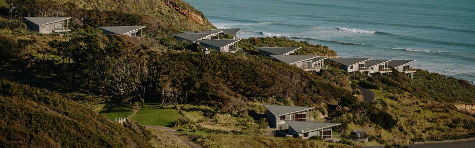 Castaways Resort, Karioitahi Beach