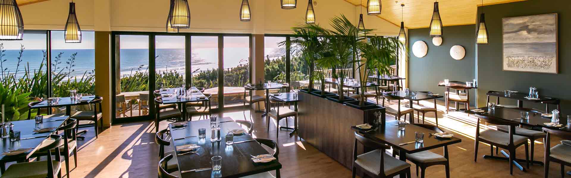 Castaways Resort, Karioitahi Beach