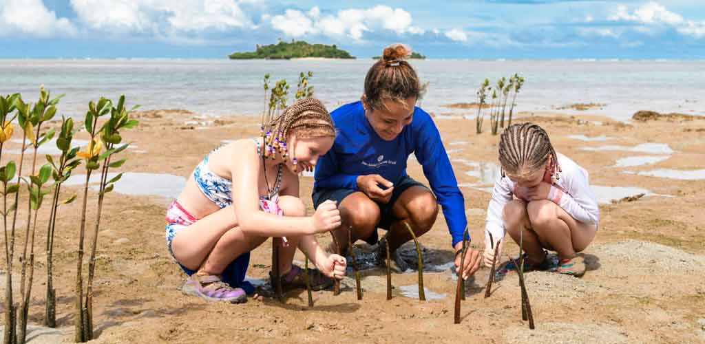 Learning about reefs at Jean-Michel Cosuteau Resort