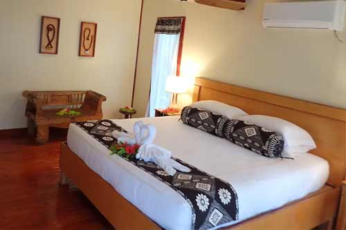 Deluxe Oceanfront 2 Bedroom Bure 2