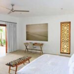 Deluxe Beachfront Villas 8