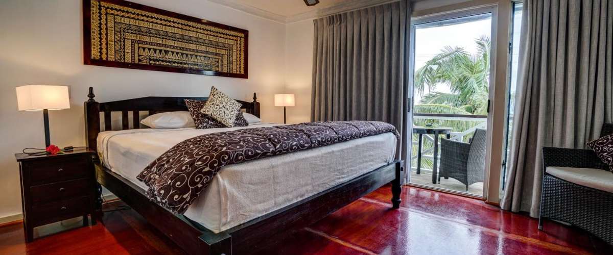 Seaview Lodge – 7 Nights Stay w/ Flights, Tours & More!