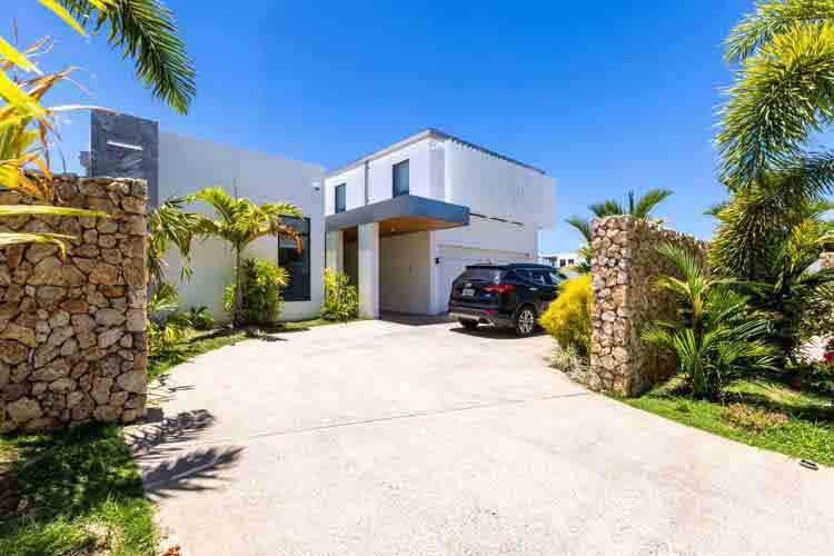 Short Getaway w/ 3 Nights Stay + Complimentary Transfers & More!