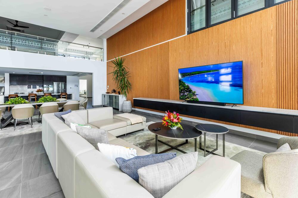 The massive double-heighted drawing room - the pride of every villa.