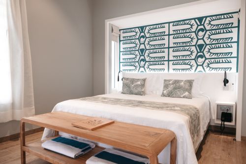 Click for Garden Bungalow Room images