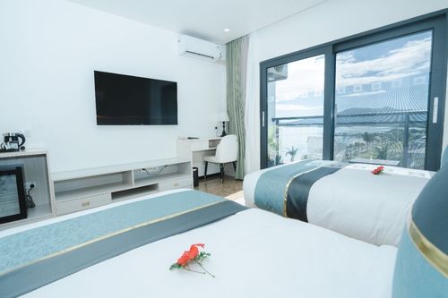 Click for Garden Ocean View Twin Room images