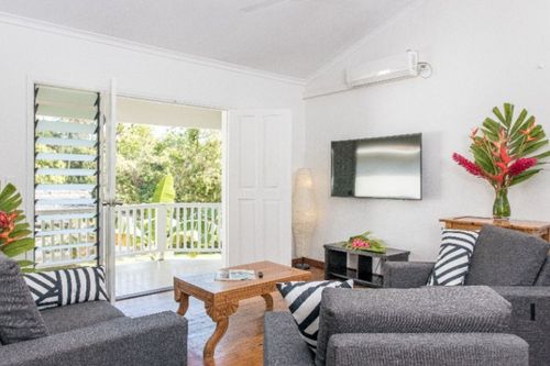 Click for Tropical 2-Bedroom Apartment images