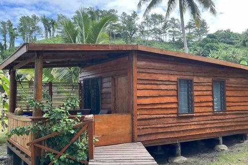 Click for Ocean-Front Lodge images